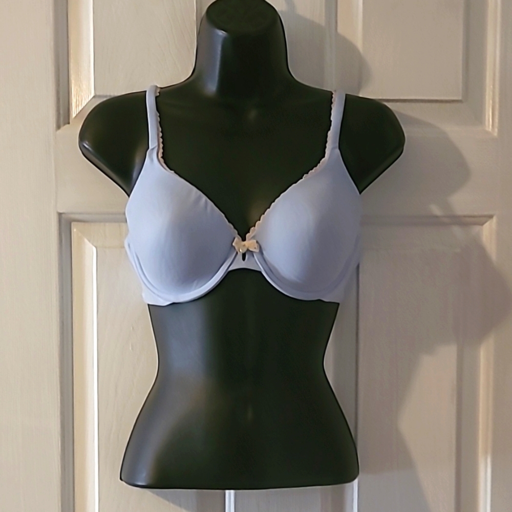Victoria's Secret  Body  By Victoria Line Perfect Coverage Size 36 Bra